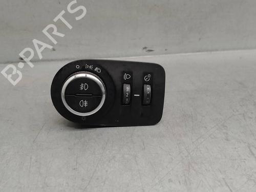 Used Headlight switch OPEL CORSA E (X15) 1.4 (08, 68) (90 hp) 17145387