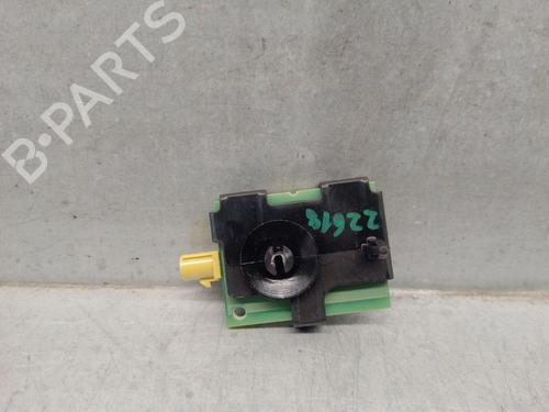 antennabase-mercedes-benz-gla-h247-2020-25712038 main image