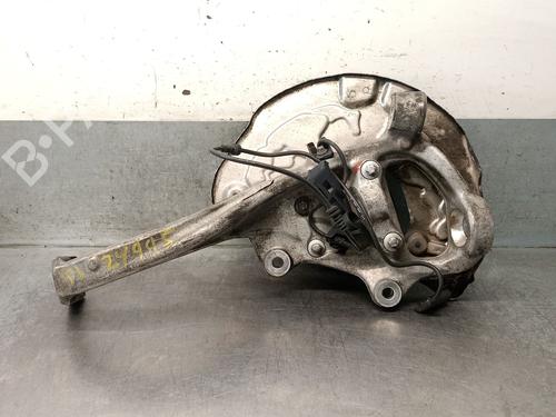 Used Left front steering knuckle Left front steering knuckle MERCEDES-BENZ C-CLASS (W205) C 220 BlueTEC / d (205.002, 205.004) (170 hp) 33538469 33538469
