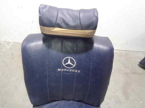 Right front seat MERCEDES-BENZ 123 Saloon (W123) 240 D (123.123) | BP7181147C16 