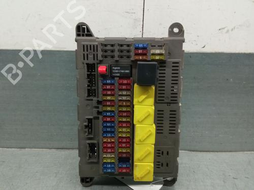 Skrzynka bezpieczników LAND ROVER FREELANDER I (L314) 2.0 Td4 4x4 YQE000341 | 518668710 | 201404260503