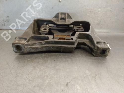 Used Engine mount Engine mount MERCEDES-BENZ A-CLASS (W176) A 45 AMG 4-matic (176.052) (360 hp) 39688995 39688995