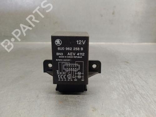 Module électronique SKODA FELICIA I Estate (6U5) 1.6 (75 hp) 31973966