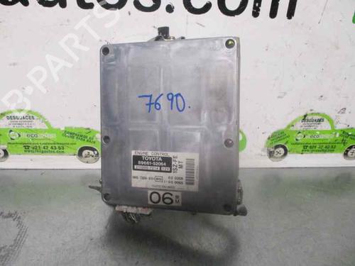 Used Engine control unit (ECU) TOYOTA YARIS (_P1_) 1.0 (SCP10_, SCP10R) (68 hp) 2072393