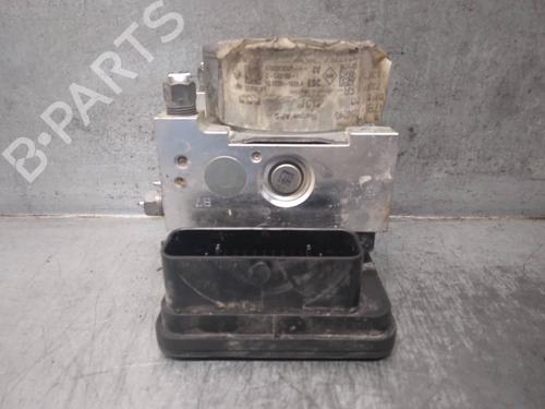 Used ABS pump RENAULT MEGANE IV Hatchback (B9A/M/N_) [2015-2025]  17195654