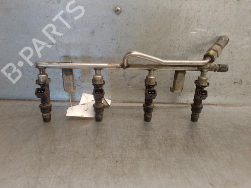 Used Injection rail Injection rail OPEL CORSA C (X01) 1.4 (F08, F68) (90 hp) 39963068 39963068