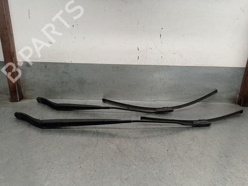 Used Front windshield wiper arm Front windshield wiper arm 21793874 21793874