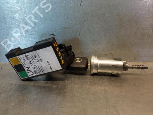 Clé de contact OPEL MERIVA A MPV (X03) 1.7 CDTI (E75) | BP29827458M48