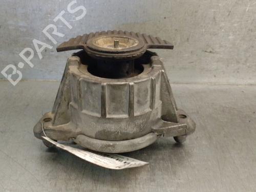 Used Engine mount Engine mount MERCEDES-BENZ C-CLASS (W204) C 180 Kompressor (204.046) (156 hp) 36162129 36162129