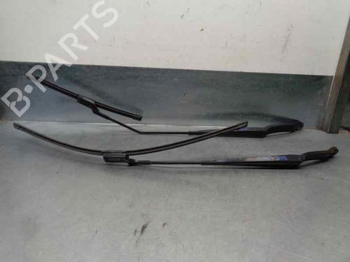 front-wipers-mechanism-fiat-500x-334_-97036203-2014-8235788 main image