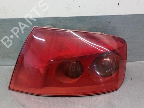 Høyre baklys PEUGEOT 407 (6D_) 2.0 HDi 135 (6DRHRH, 6DRHRE, 6DRHRG, 6DRHRJ) (136 hp) 30508773