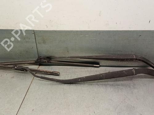 Used Front windshield wiper arm CHEVROLET CAPTIVA (C100, C140) 2.0 D (126 hp) 30615527