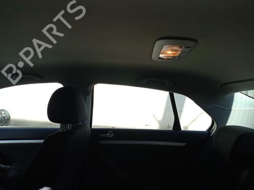 Fuse box VW JETTA III (1K2) 1.4 TSI | BP30137275E1