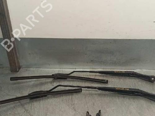 Used Front windshield wiper arm NISSAN MICRA III (K12) [2002-2010]  7261017