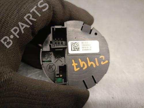 Switch CITROËN C4 Picasso II 1.6 BlueHDi 120 | BP21791411I30