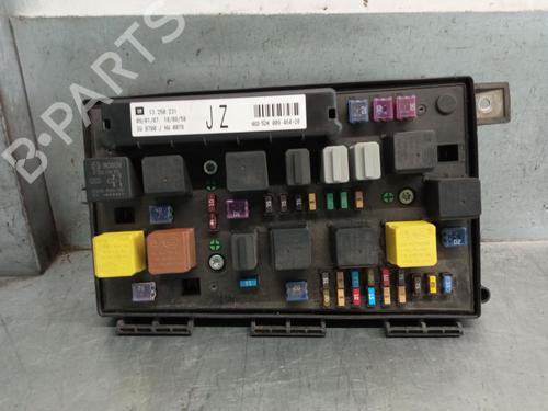Used Fuse box OPEL ASTRA H (A04) 1.6 (L48) (105 hp) 27834182