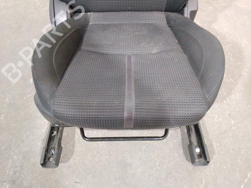 Right front seat MAZDA 3 (BL) 2.2 MZR CD (BL10) | BP29946707C16