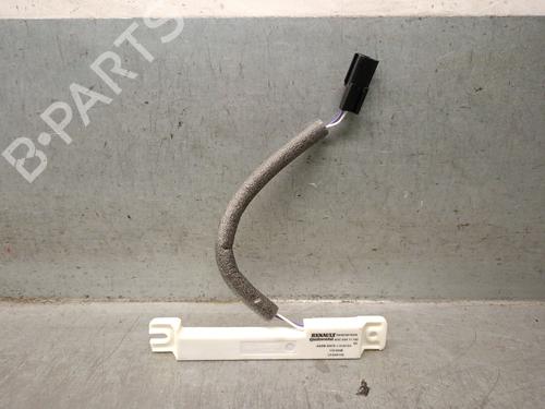 Antena/Base RENAULT CAPTUR II (HF_) TCe 90 (HFM6) (91 hp) 32035448