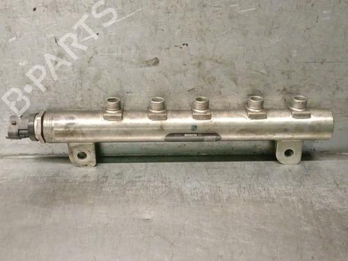 Rail D'Injecteurs FIAT STILO (192_) 1.9 D Multijet (100 hp) 31837982
