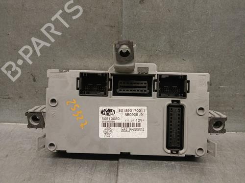 Used Fuse box Fuse box ALFA ROMEO 159 (939_) 2.4 JTDM (939AXD12, 939AXD1B) (200 hp) 34713910 34713910