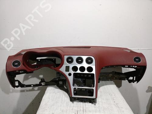 Used Dashboard Dashboard ALFA ROMEO BRERA (939_) 2.4 JTDM 20V (939DXD1B, 939DXD12) (200 hp) 33422154 33422154