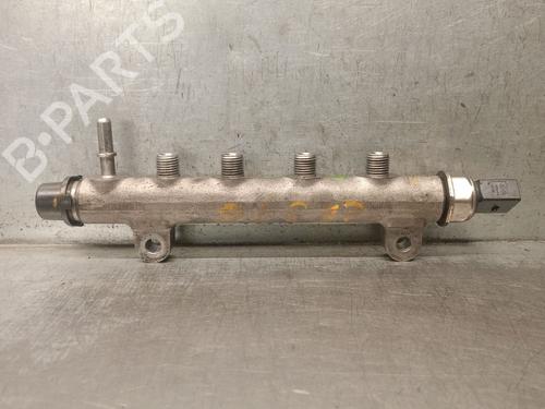 Used Injection rail Injection rail 39428518 39428518
