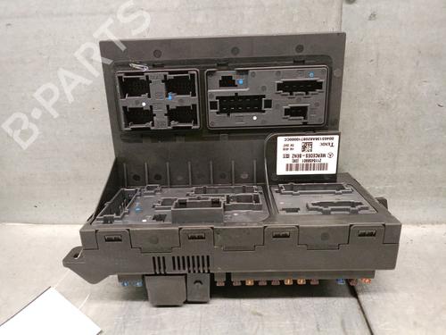 Used Fuse box Fuse box MERCEDES-BENZ E-CLASS (W211) E 220 CDI (211.008) (170 hp) 32684858 32684858