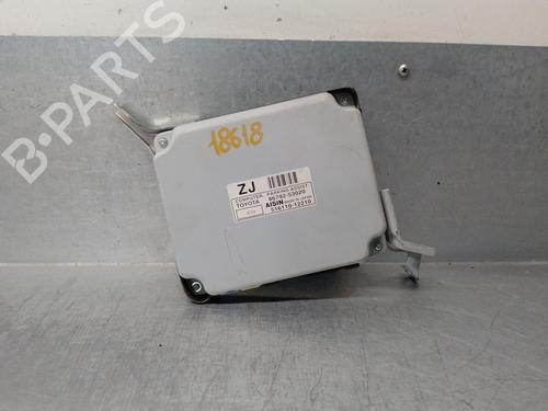 Used Electronic module LEXUS IS II (_E2_) 220d (ALE20) (177 hp) 15131516