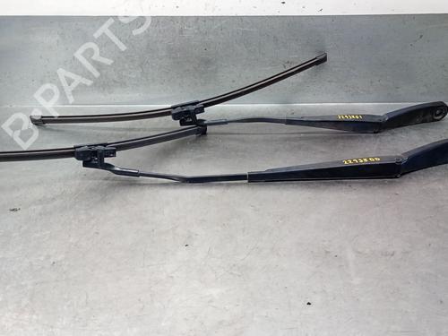 Used Front windshield wiper arm BMW X3 (F25) xDrive 20 d (190 hp) 28305158