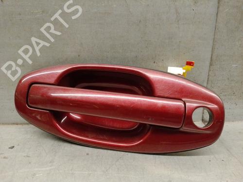 Used Front left exterior door handle HYUNDAI SANTA FÉ I (SM) 2.0 CRDi (113 hp) 27605228