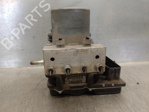 Used ABS pump PEUGEOT 5008 (0U_, 0E_) 1.6 HDi (112 hp) 16852861