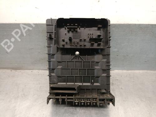 Fuse box VW GOLF VI (5K1) 1.6 TDI | BP27190813E1