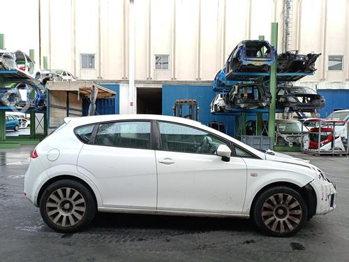 Left tailgate light SEAT LEON (1P1) 1.6 TDI | BP24156124C79 - Image 10