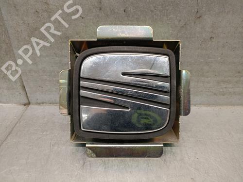 Used Tailgate handle Tailgate handle 37520851 37520851