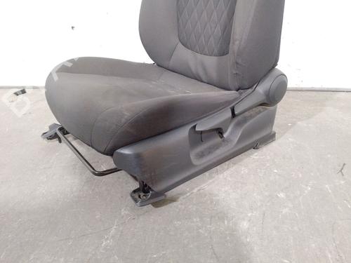 Left front seat TOYOTA COROLLA Saloon (_E21_) 1.8 VVTi Hybrid (ZWE211, MZEA12) | BP34625965C15  - Image 5