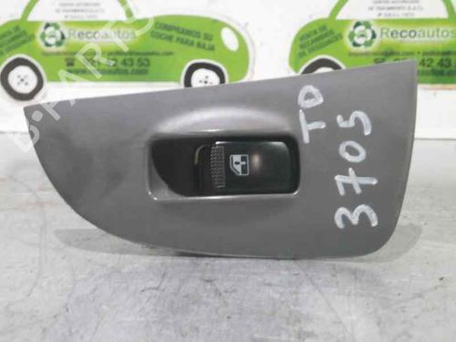 Used Right rear window switch Right rear window switch HYUNDAI ELANTRA III Saloon (XD) 2.0 CRDi (113 hp) 2074346 2074346
