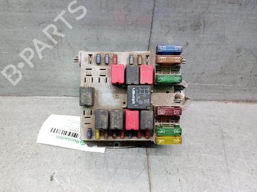 Used Fuse box Fuse box FIAT STILO (192_) 1.4 16V (192AXH1B, 192BXH1B) (95 hp) 33621415 33621415