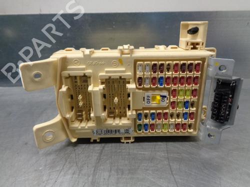 Used Fuse box Fuse box 11117697 11117697