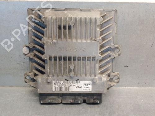 Used Engine control unit (ECU) VOLVO V50 (545) 2.0 D (136 hp) 28795380