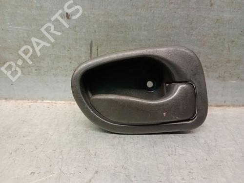 Høyre foran utvendig håndtak HYUNDAI ACCENT I (X-3) 1.3 i 12V (84 hp) 23536444