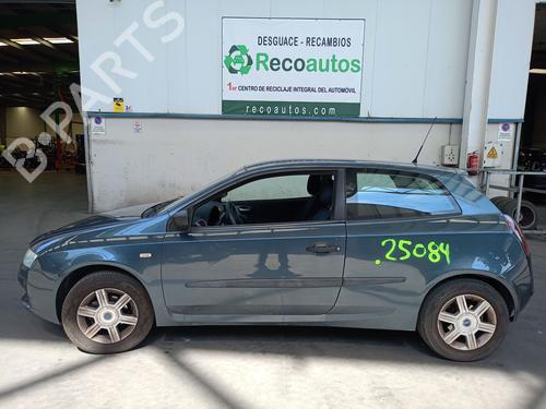 Brugte FIAT STILO (192_)  1.4 16V (192AXH1B, 192BXH1B)  4524909