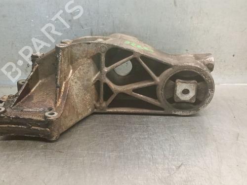 Used Support MERCEDES-BENZ V-CLASS (638/2) V 220 CDI (638.294) (122 hp) 27298446