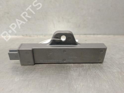 Used Antenna/Base Antenna/Base BMW X5 (G05, F95) xDrive 45 e Plug-in Hybrid (394 hp) 33045762 33045762