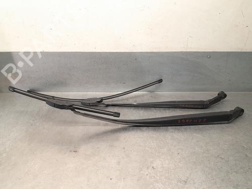 Used Front windshield wiper arm Front windshield wiper arm 36891204 36891204