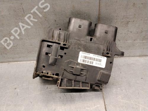 Used Fuse box Fuse box 39464810 39464810
