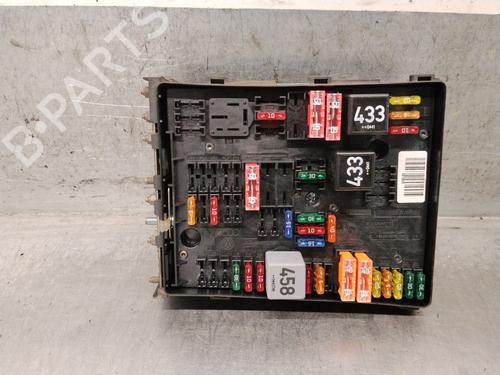 Used Fuse box Fuse box 37702196 37702196