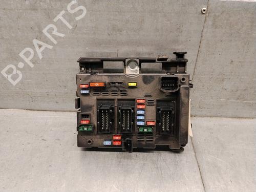 Used Fuse box Fuse box 36562337 36562337