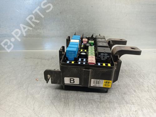 Fuse box HYUNDAI SONATA V (NF) 2.4 | BP13018143E1 