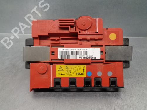 Used Fuse box BMW 3 (E90) 325 d (197 hp) 12182519