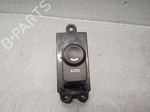 Used Right rear window switch HYUNDAI i30 Estate (FD) 1.6 CRDi (116 hp) 12138123